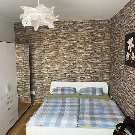 Zentrale 3 Zimmerwohnung Mit Kostenlosem Stellplatz Apartment