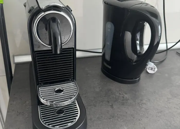 Zentrale 3 Zimmerwohnung Mit Kostenlosem Stellplatz *