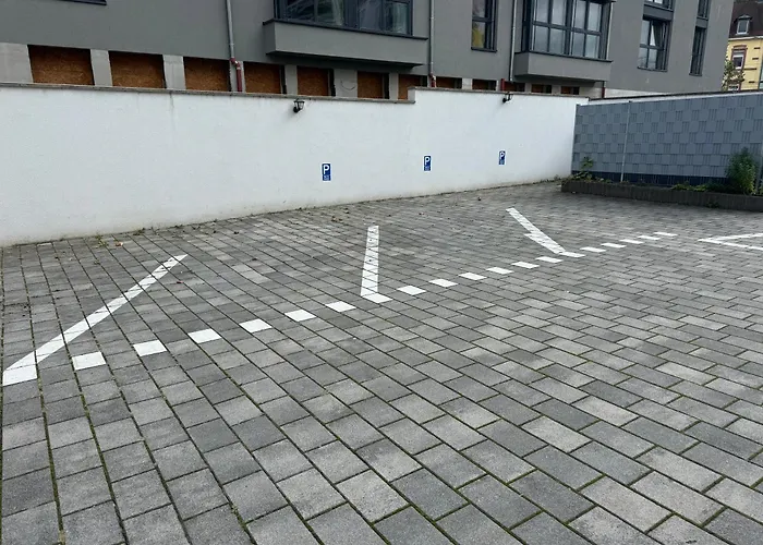 Zentrale 3 Zimmerwohnung Mit Kostenlosem Stellplatz Apartment *