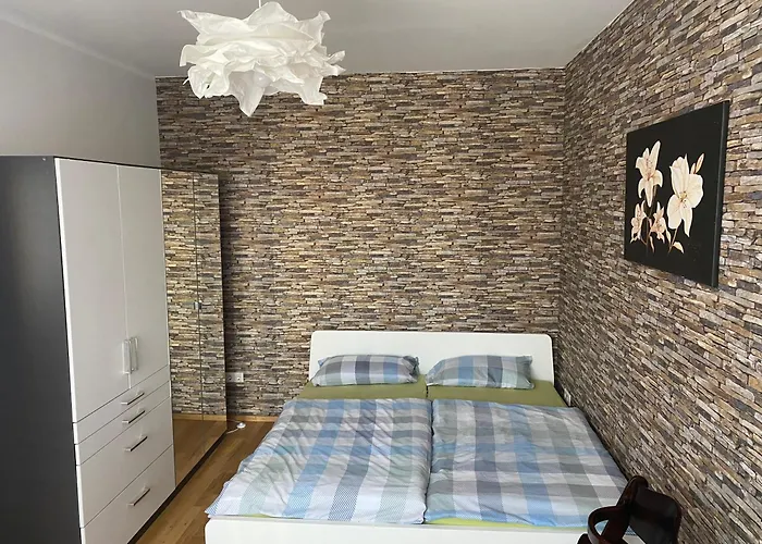 Zentrale 3 Zimmerwohnung Mit Kostenlosem Stellplatz Apartment